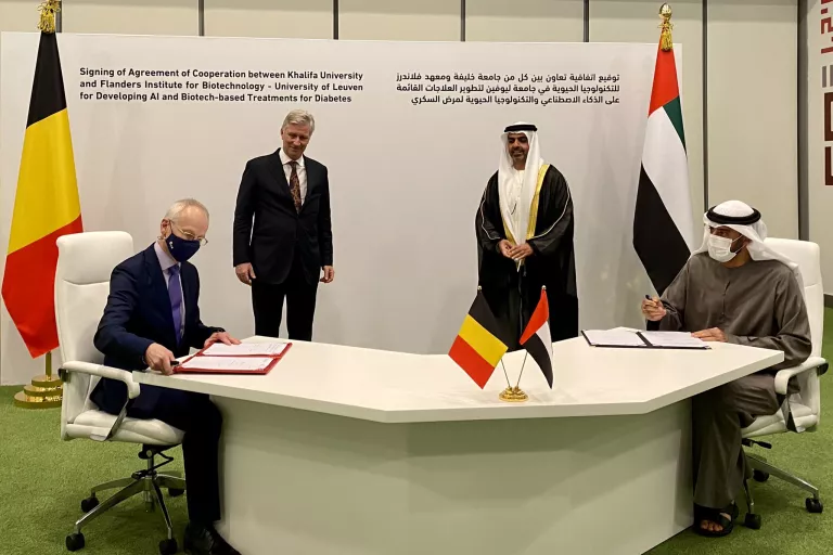 signing agreement